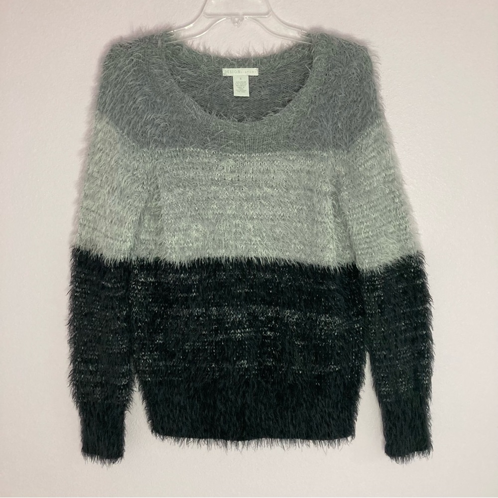 Design History fluffy sweater